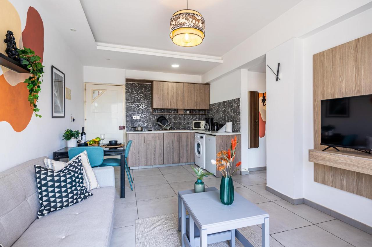 Made With Love 1-Br Apt By Finikoudes Beach Ларнака Екстериор снимка