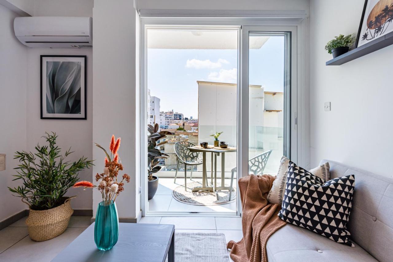 Made With Love 1-Br Apt By Finikoudes Beach Ларнака Екстериор снимка