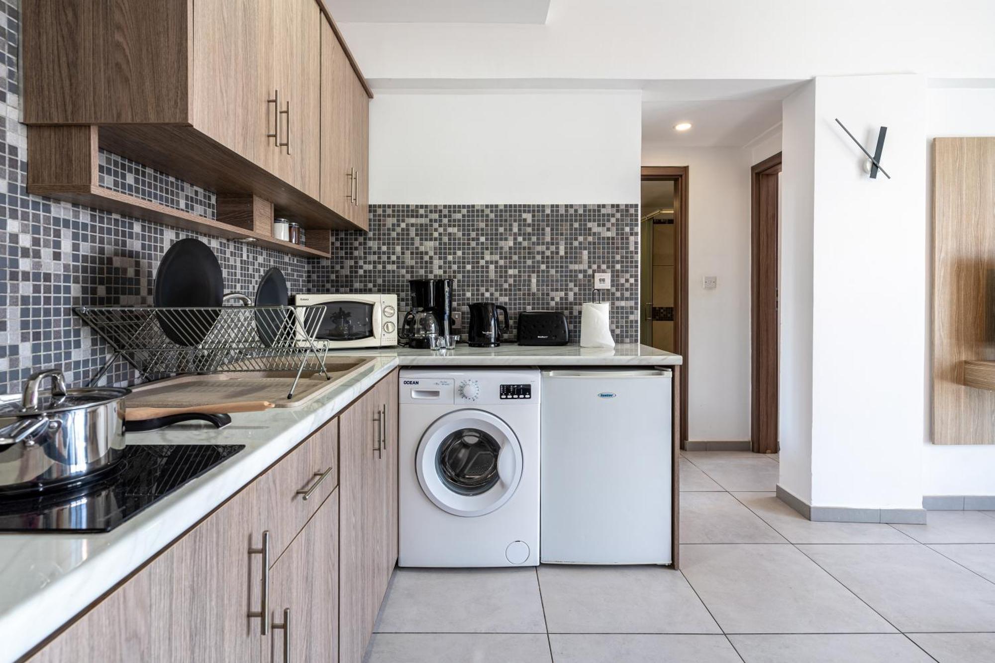 Made With Love 1-Br Apt By Finikoudes Beach Ларнака Екстериор снимка